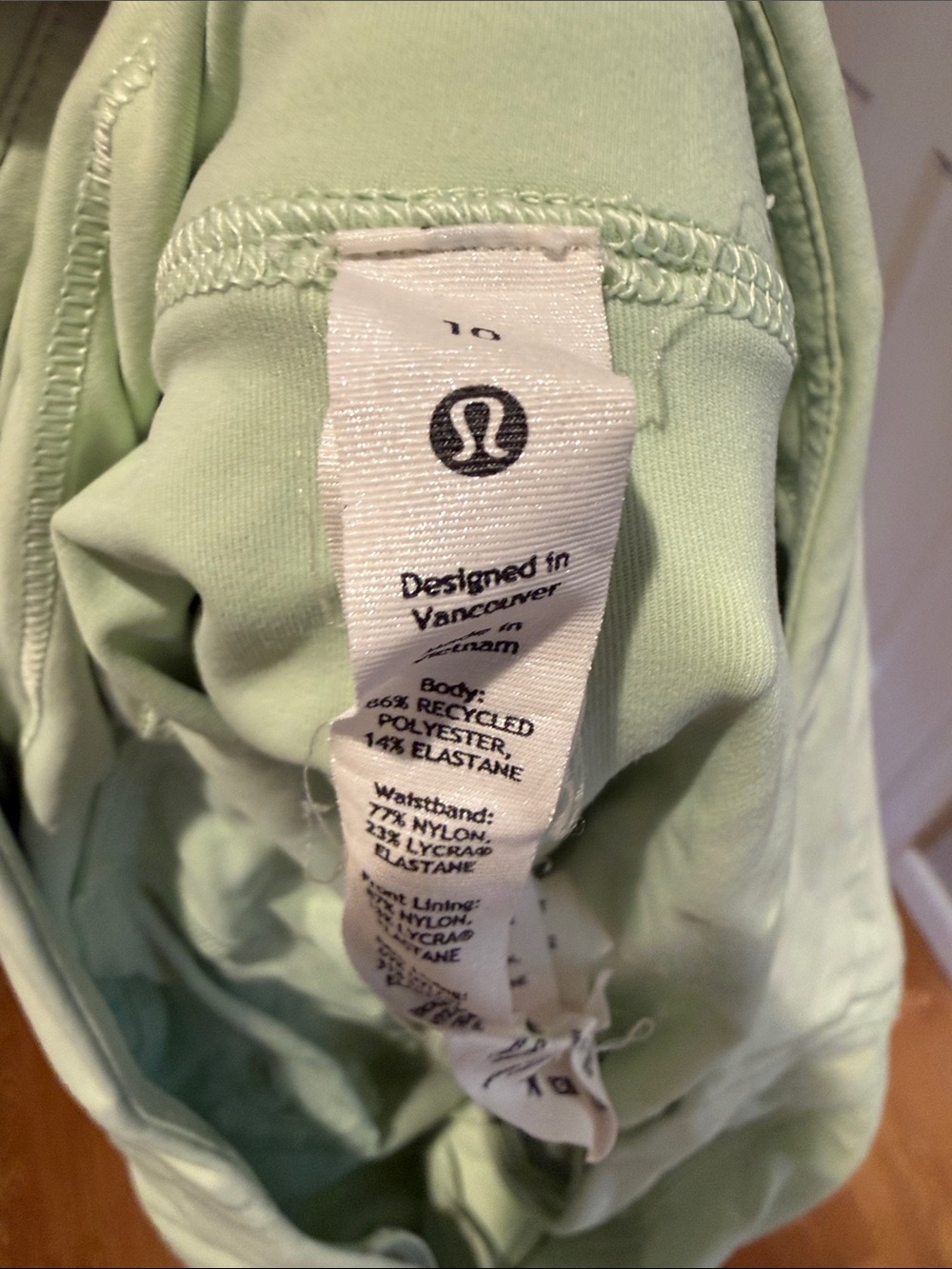 lululemon athletica Light Green pace rival skirt - size 10 - Picture 4 of 4